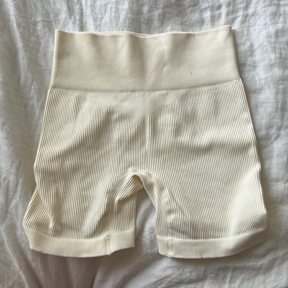 Womens ribbed tank and short set size small, ivory color - Picture 5 of 5